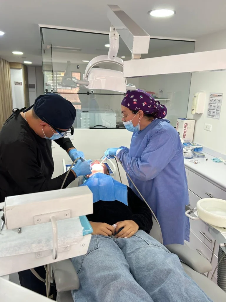 Cirugía oral en Chapinero Bogotá Dr. Roberto Granados